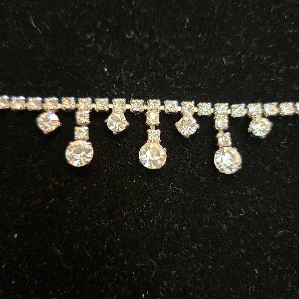 Rhinestone Necklace Bright Stones Silver Tone